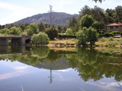 Un entorno único.... junto al rio Alberche y a 1 Km de la Reserva Natural del Valle de Iruelas