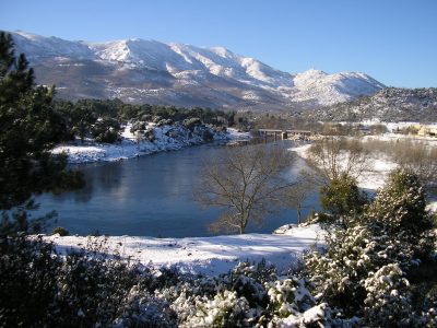 Un entorno único.... junto al rio Alberche y a 1 Km de la Reserva Natural del Valle de Iruelas